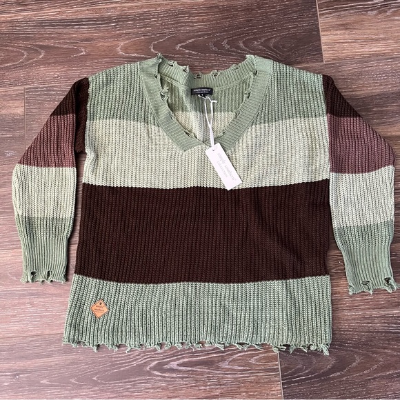 SIMPLY SOUTHERN Distressed OD Green Color-block Size Small Knit Sweater NWT - Picture 7 of 7